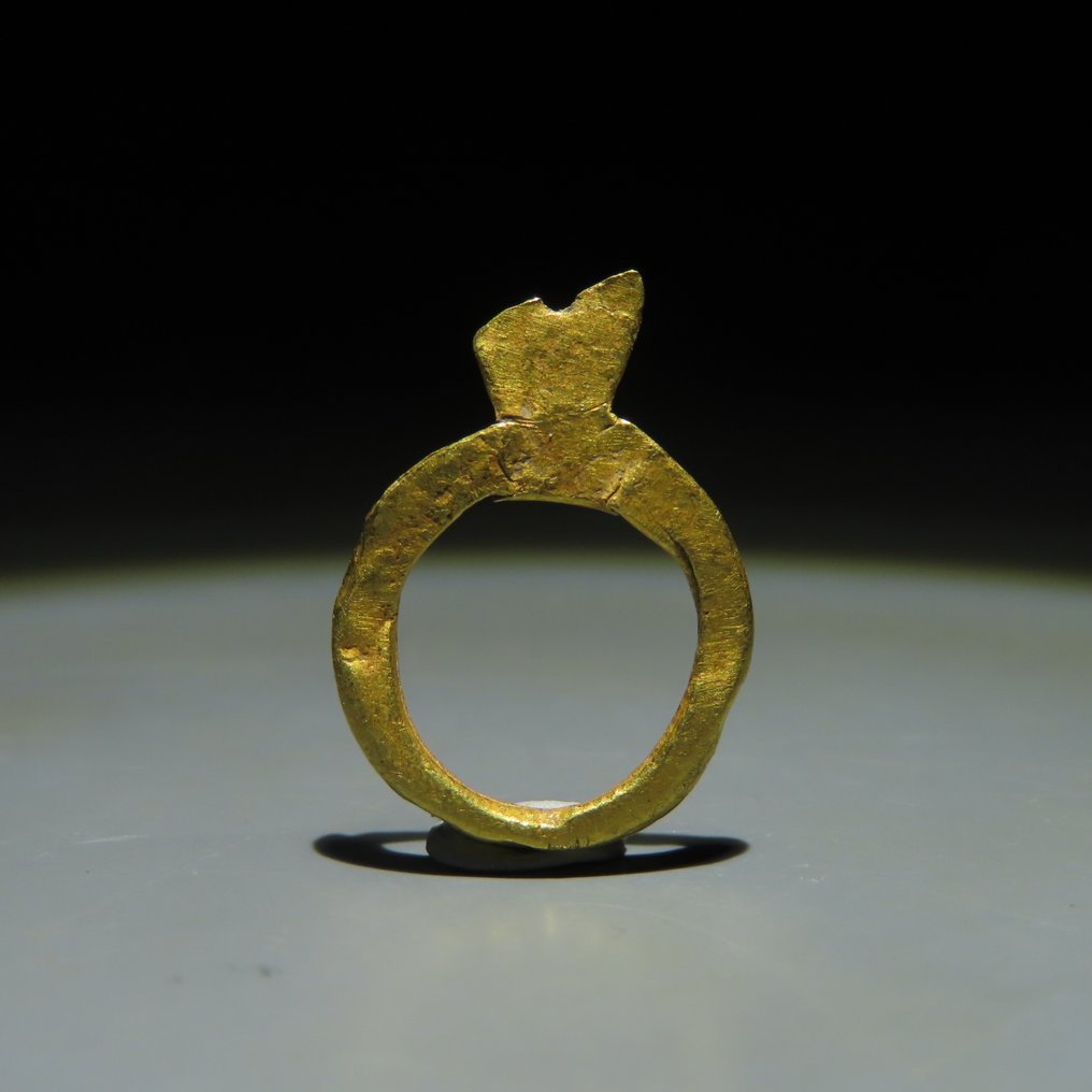 anatolsk Guld Idol Ring. 3500-2500 f.Kr. Højde. 2 cm. #1.1