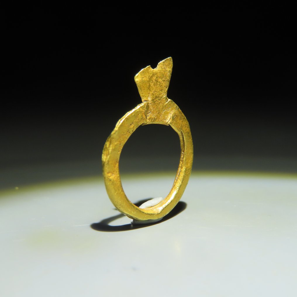 anatolsk Guld Idol Ring. 3500-2500 f.Kr. Højde. 2 cm. #1.2