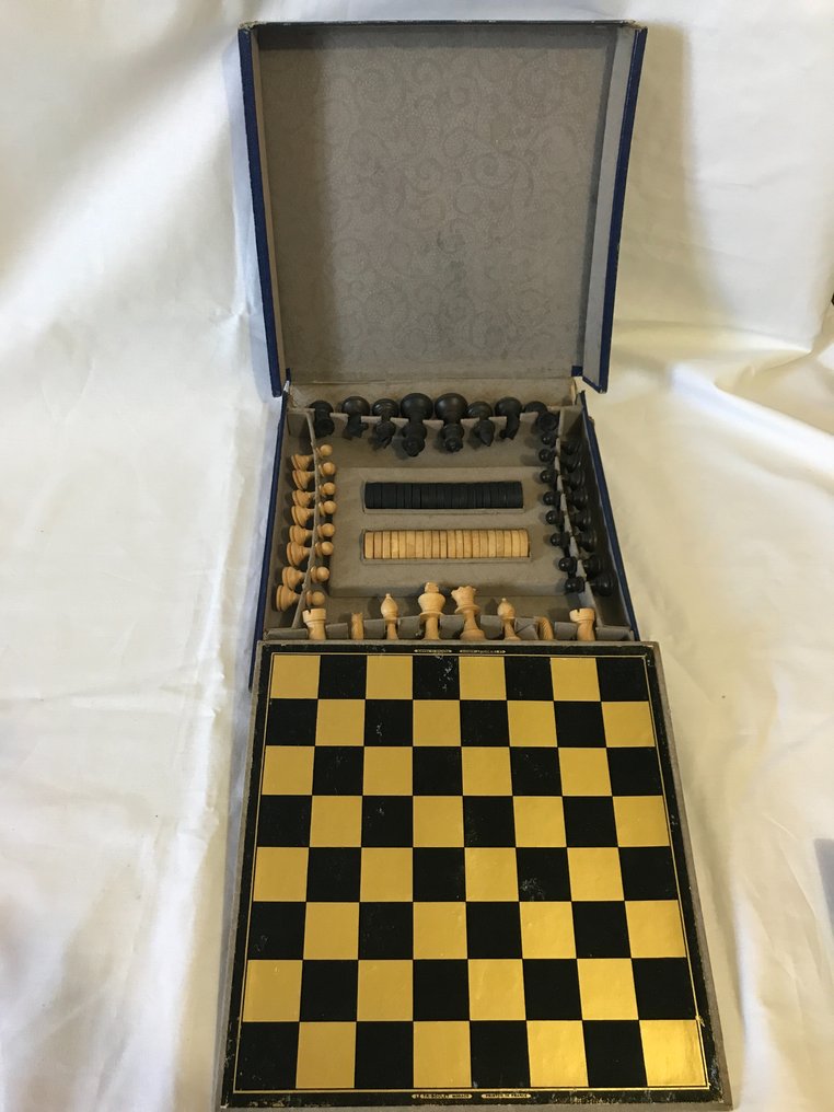 TRIBOULET - Sakk-készlet - Tres rare jeu d'échecs Monégasque - Fa #1.1