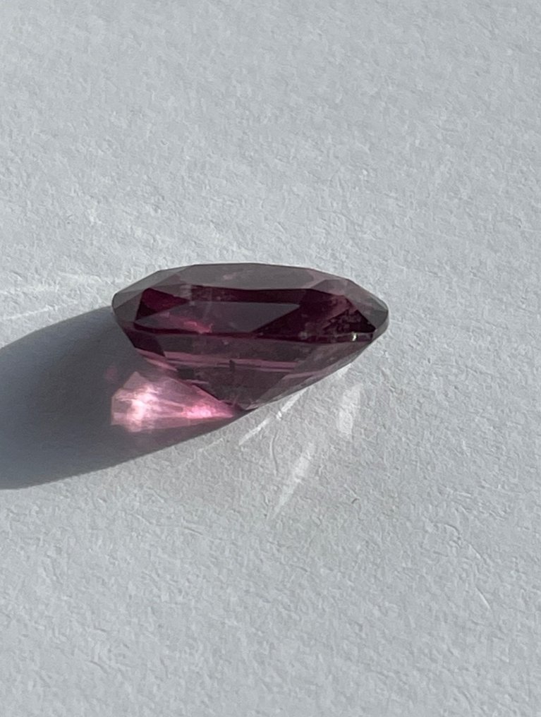 Levende/dyp lilla rosa Spinell - 6.08 ct #2.1