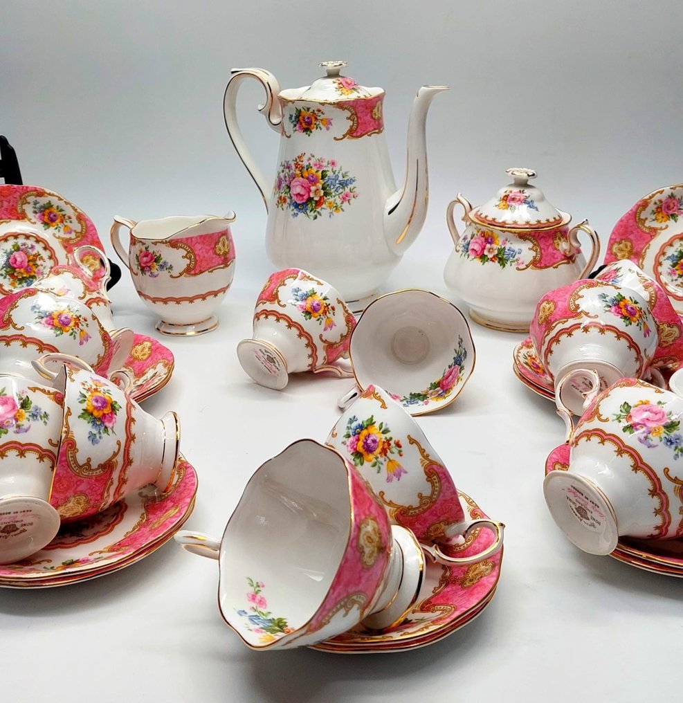 Royal Albert - Bone China England - Coffee set for 12 (27) - Old Country Roses - Enamel, Gold, Porcelain #1.1