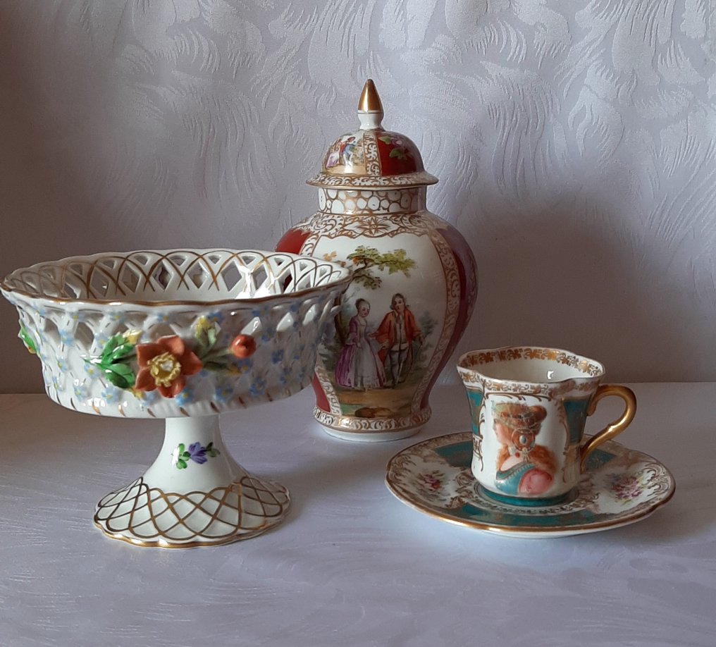 Dresden - Alzata traforata - Potiche con coperchio - Cup and saucer (3) - Porcelain #1.1