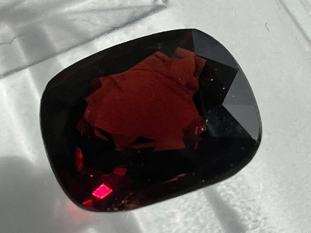 红色 尖晶石  - 2.14 ct - 安特卫普宝石检测实验室（ALGT） - 深/深橙红色 #2.2