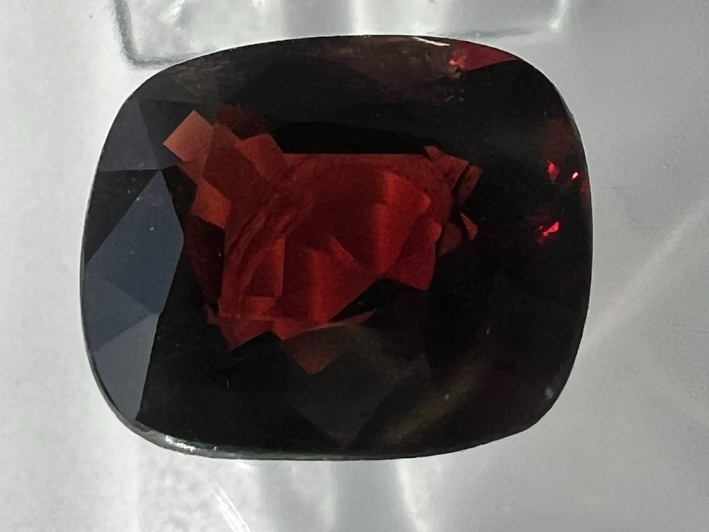 红色 尖晶石  - 2.14 ct - 安特卫普宝石检测实验室（ALGT） - 深/深橙红色 #1.1