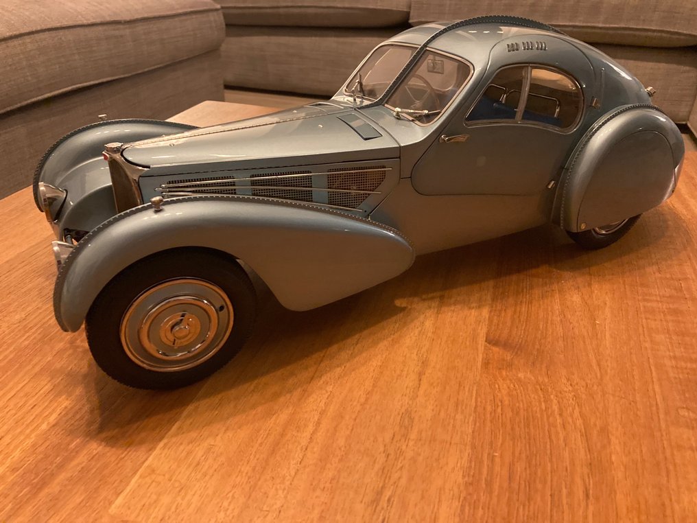 IXO 1:8 - Pienoismalliauto -Bugatti Type 57C Atlantic #2.1