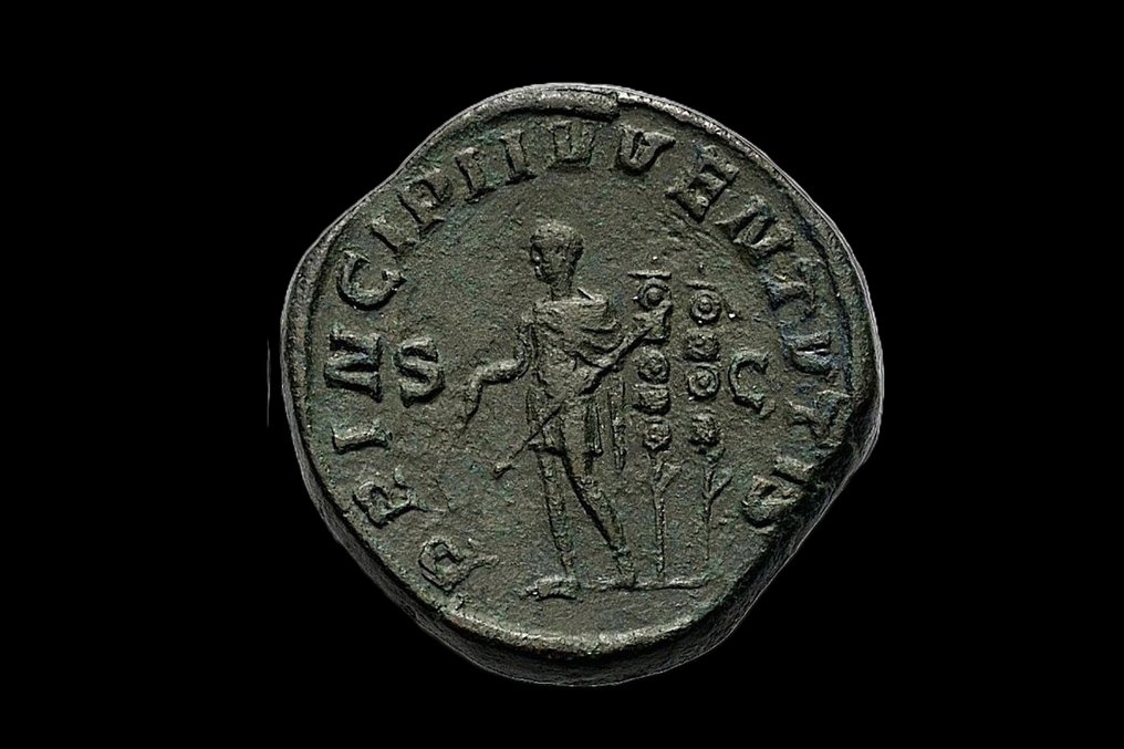 Rooman imperiumi. Maximus (Caesar, AD 235/6-238). Sestertius Rome - PRINCIPI IVVENTVTIS #2.2