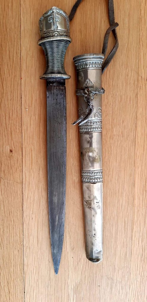 多祖姆匕首 - 不丹 - 19世紀末至20世紀初 #3.1