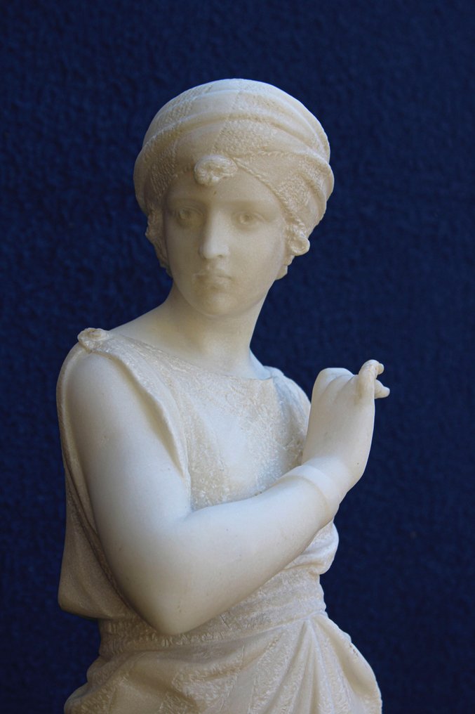 Fratelli Gino e Fiorenzo Pugi - Statue, Grande statua fanciulla con spighe - scolpita a mano - 77 cm - Carrara marmor #1.1
