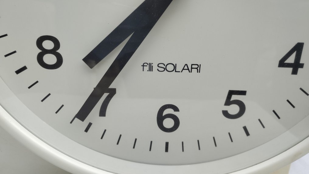 Industrial timepiece - Solari -   Metal - 1970-1980 #2.2