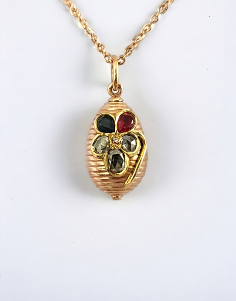 K. Faberge - Pendentif Un pendentif œuf Fabergé russe en or 56 carats (14 carats), diamant, rubis et saphir d. années 1890 #2.1