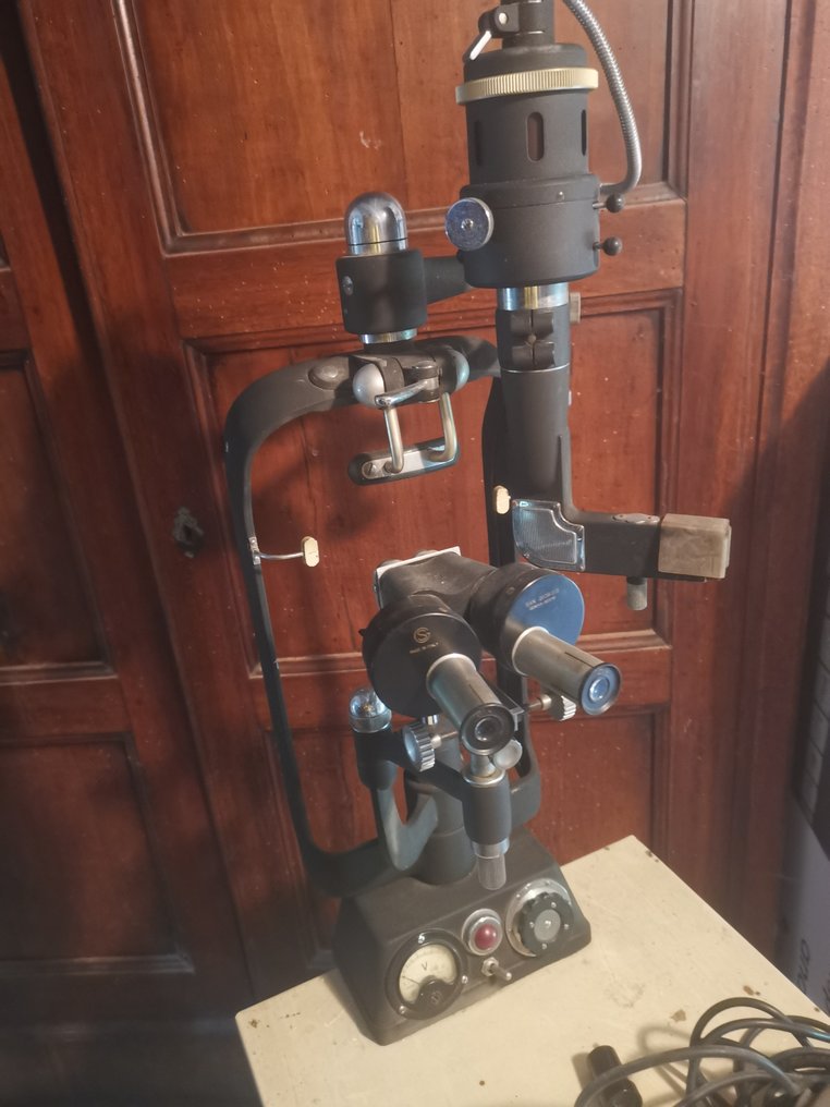 "Slit Lamp" or Biomicroscope from the mid-1930s by the San Giorgio production company in Genoa - Medical instrument - Biomicroscope - Steel #1.1