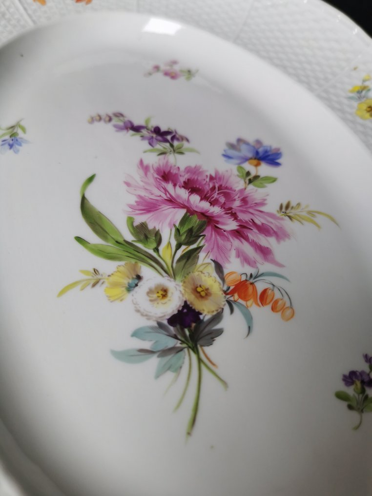 Meissen - Servierschüssel - Ovaler Teller - Porzellan, - schöne Blumen - handbemalt - Tellerform Alt-Ozier 1.Wahl #2.1