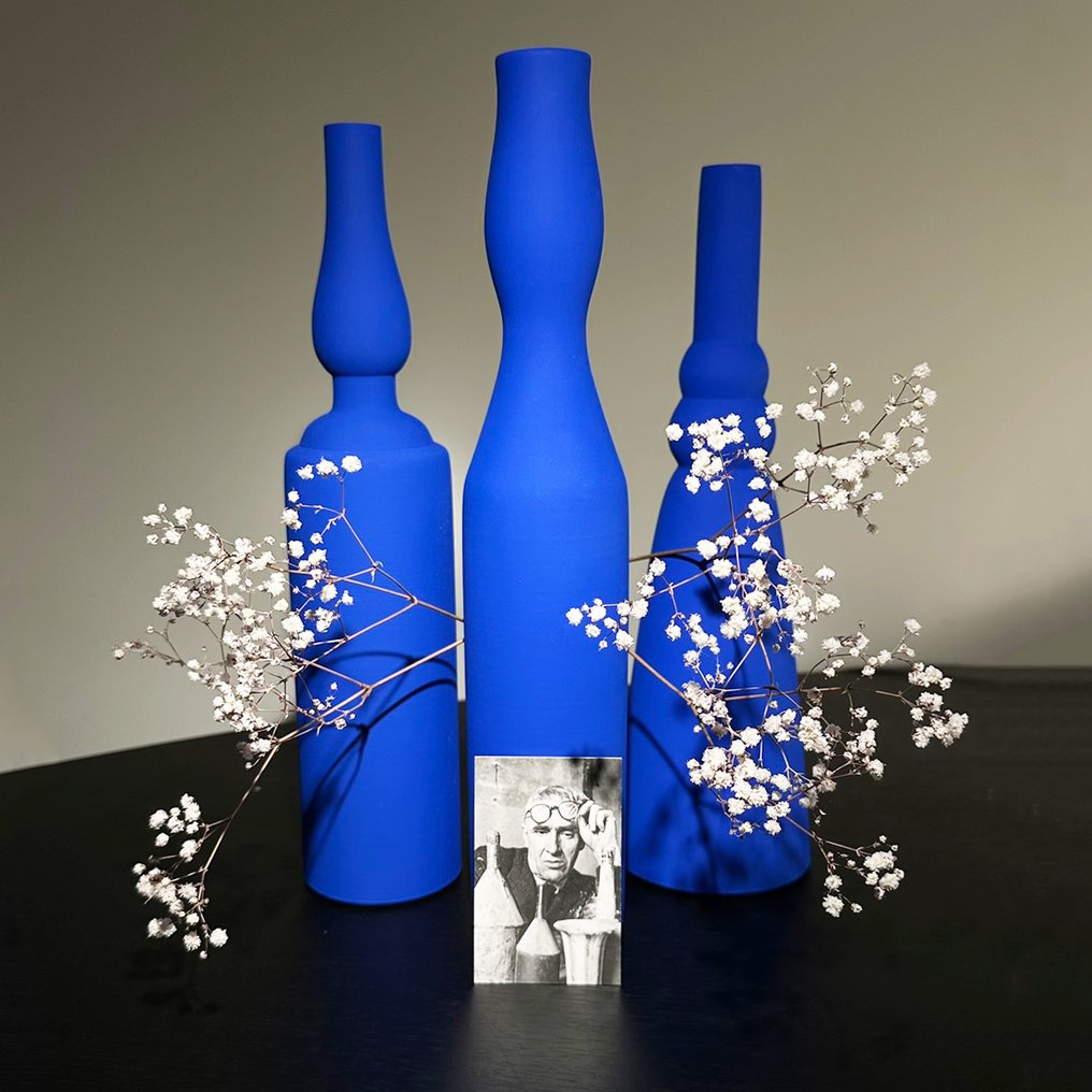 Morandi - Homage to Giorgio Morandi & Yves Klein - Vase -  Collection exclusive  - IKB #1.2