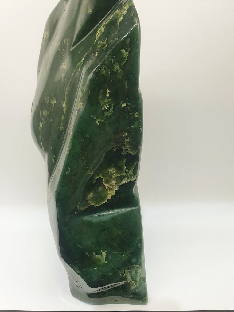Jade Nephrite - Ελεύθερου Σχηματισμού Γλυπτό - πολύ γλυπτικό Φυσική πέτρα - Ποιότητα AAA - Ύψος: 340 mm - Πλάτος: 180 mm- 9650 g - (1) #3.2