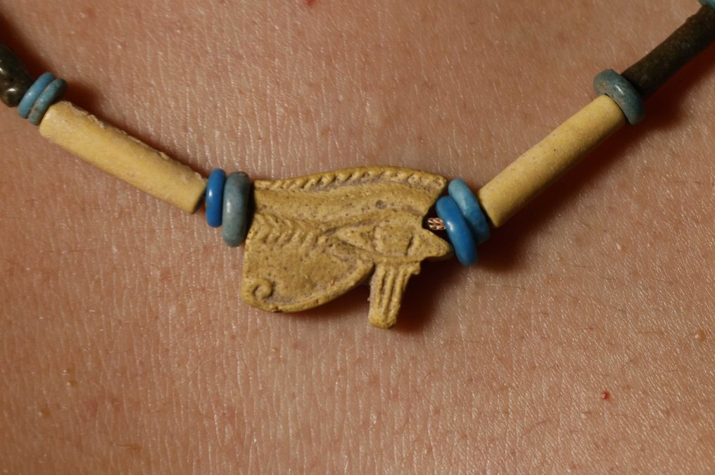 Altägyptisch Ägyptische Halskette mit Udjat-Amuletten sowie spanischer Exportlizenz - 26 cm #2.1
