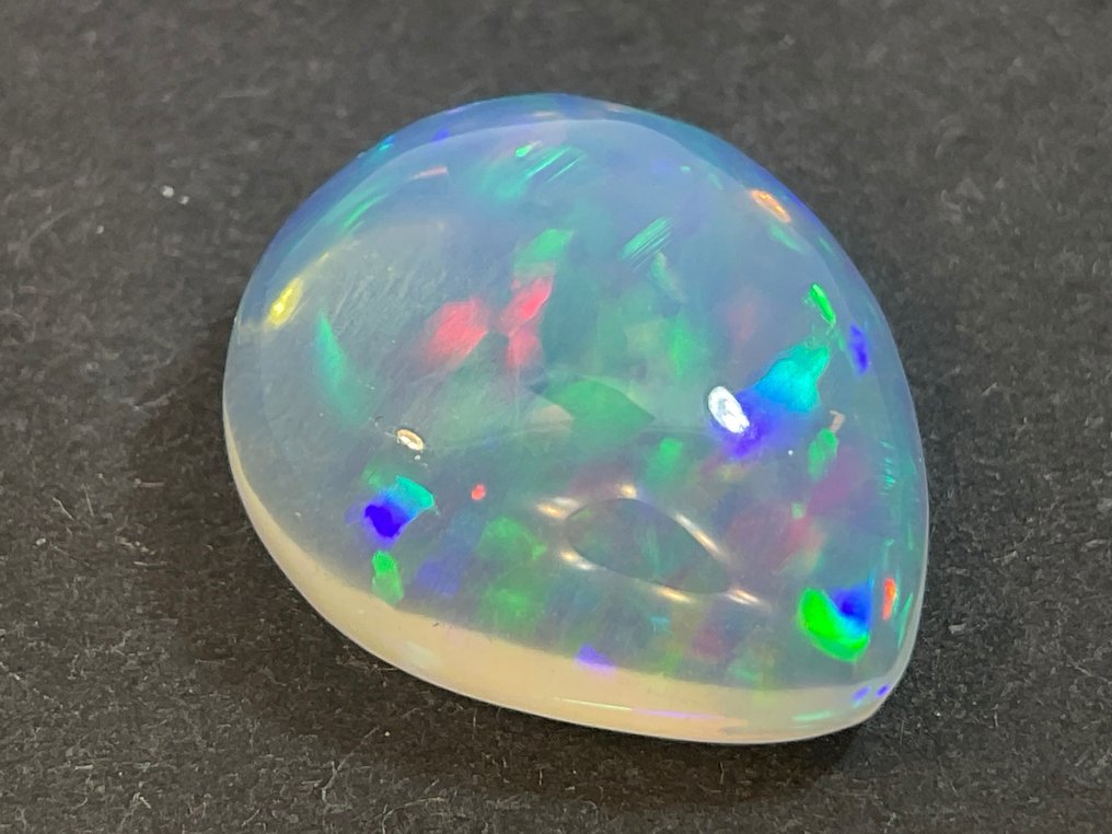 Vit (orange) + Färgspel (intensiv) Kristall opal - 7.75 ct #3.1