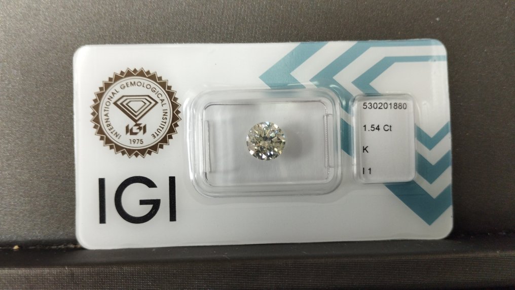 沒有保留價 - 1 pcs 鑽石  (天然)  - 1.54 ct - 圓形 - K(輕微黃色、從正面看是亮白的) - I1 - Antwerp International Gemological Laboratories (AIG Israel) #1.1