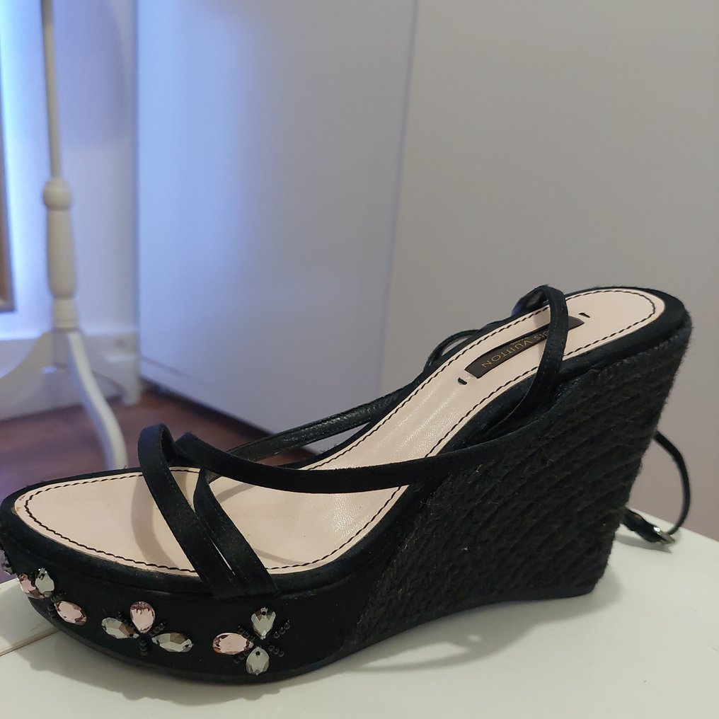 Louis Vuitton - Sandals - Size: Shoes / EU 38.5 #1.1