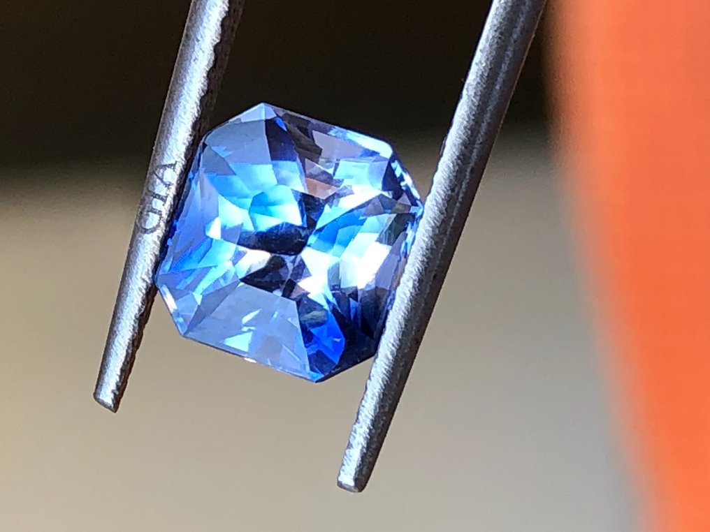 1 pcs  蓝色 蓝宝石  - 2.40 ct - 美国宝石研究院（GIA） #1.1
