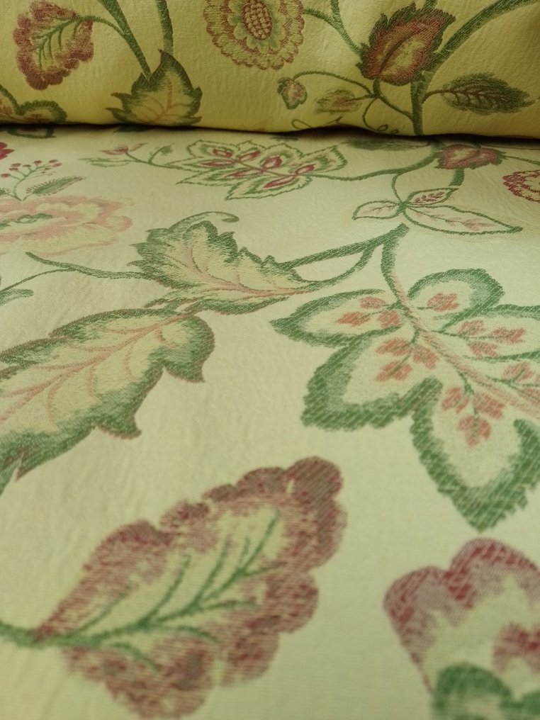 Sumptuous Jacquard woven in high weight. Light yellow floral motif - Upholstery fabric  - 500 cm - 280 cm #2.1