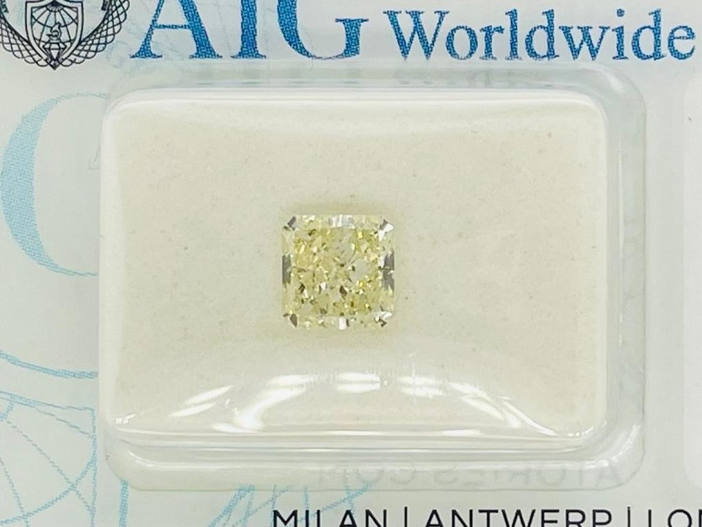 1 pcs Diamante  (Colorato naturale)  - 0.95 ct - Radiante - Fancy light Giallo - I1 - Antwerp International Gemological Laboratories (AIG Israele) #1.1