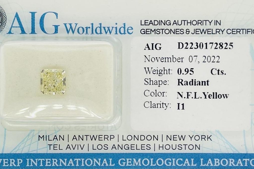 1 pcs Diamant  (Colorat natural)  - 0.95 ct - Strălucitor - Fancy light Galben - I1 - (AIG Israel) Laboratoarele gemologice internaționale din Anvers #3.2