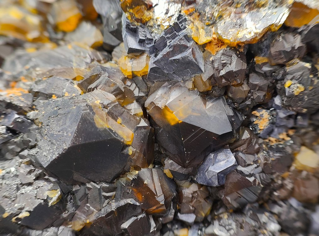 Cristale de sfalerit, galena si pirita, mina Deveti Septemvri, Madan, Bulgaria Cristale - Înălțime: 18.5 cm - Lățime: 16 cm- 3 kg #2.1
