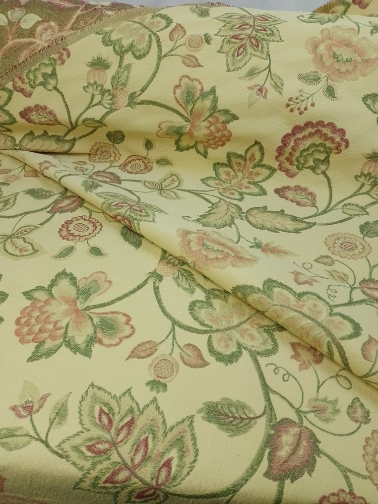 Runsas jacquard-kuvioinen vaaleankeltainen kukka-aihe - Verhoilukangas  - 500 cm - 280 cm #1.1