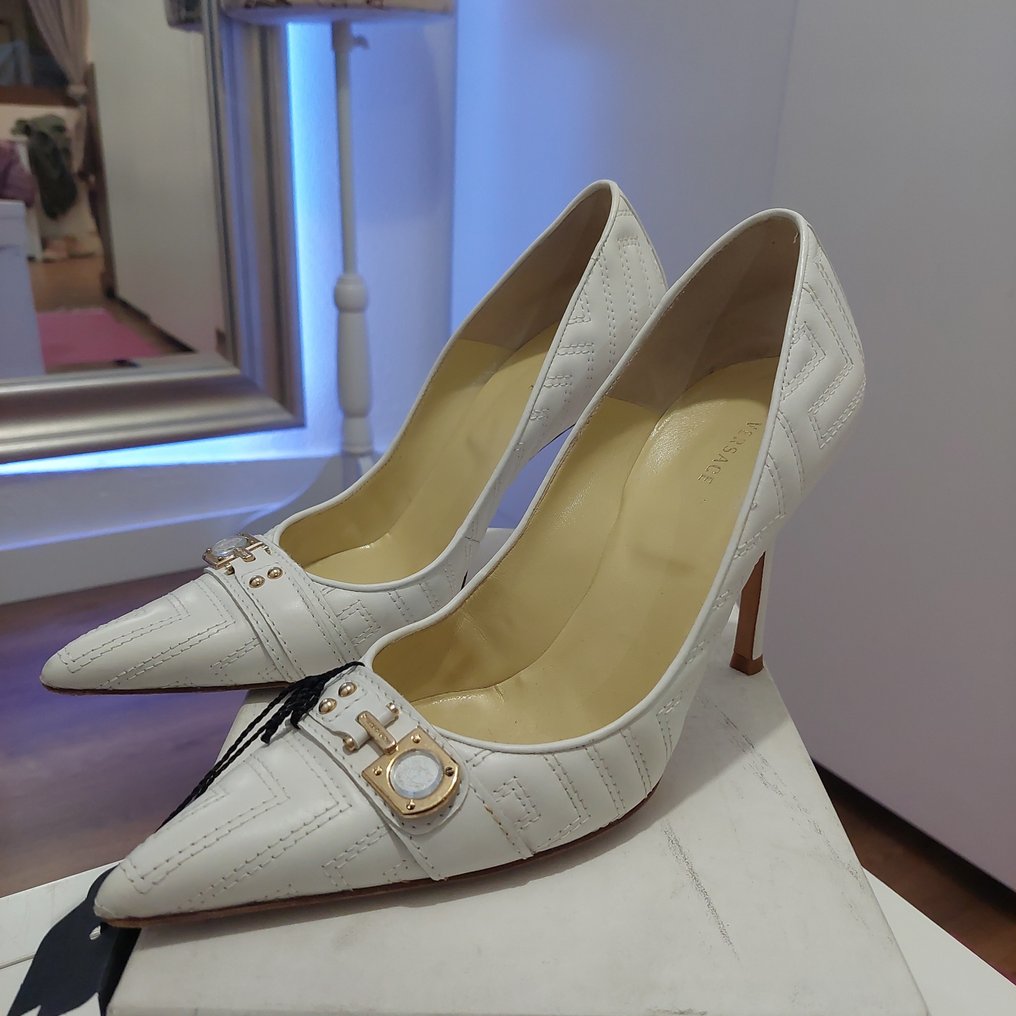 Versace - Heeled shoes - Size: Shoes / EU 40 #1.1