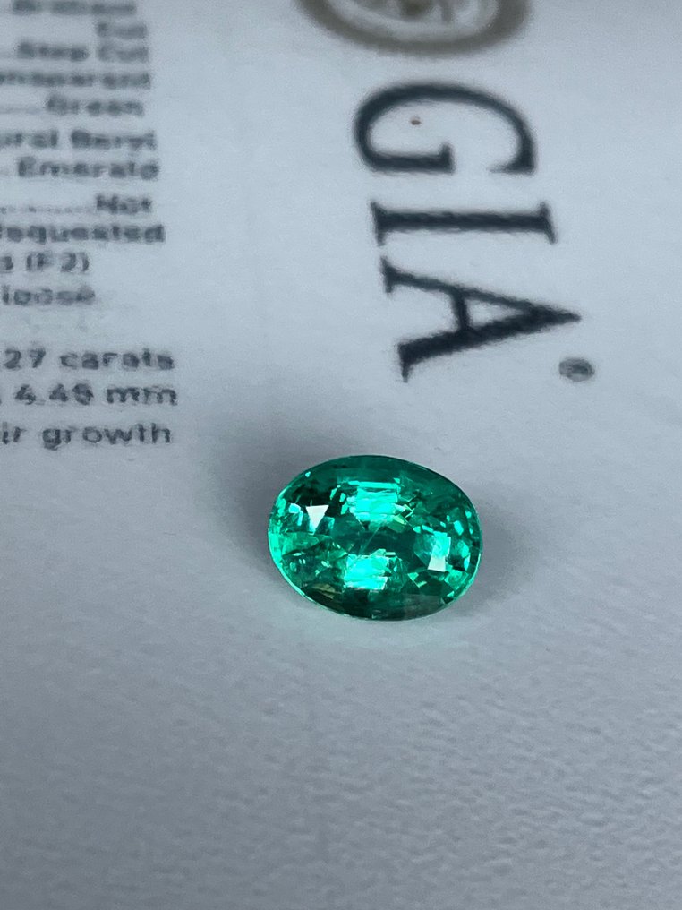 1 pcs  Verde Smeraldo  - 1.27 ct - GIA #2.1