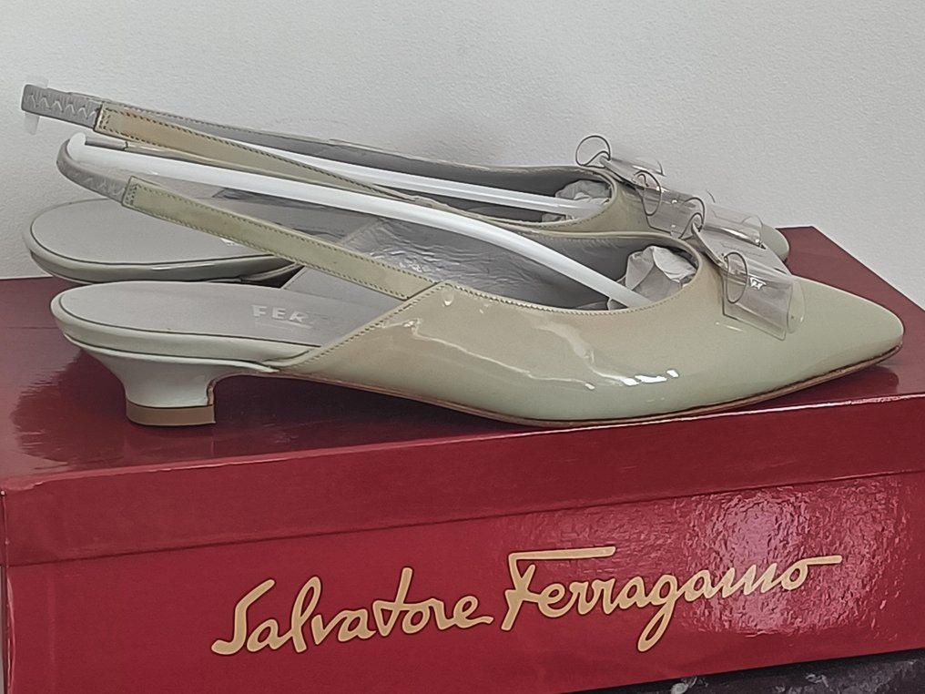 Salvatore Ferragamo - Mules - Tamaño: Shoes / EU 38 #3.3