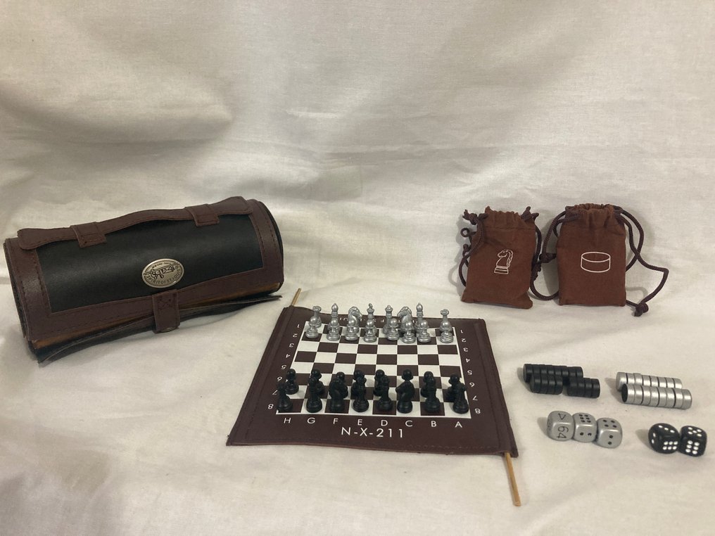 Spirit Of Saint Louis - Skaksæt - Introuvable Jeux de voyage vintage Echecs / Dames et Backgammon - Patineret metal, syntetisk læder #1.1