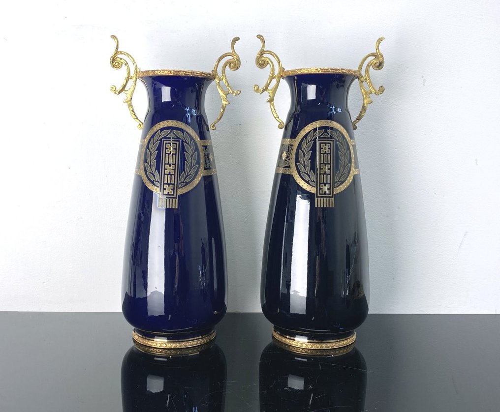 Sarreguemines - Paire de Vases Art Nouveau en Bleu Royal avec Montures en Bronze Doré H :33cm - Vase (2)  - Keramikk #1.1
