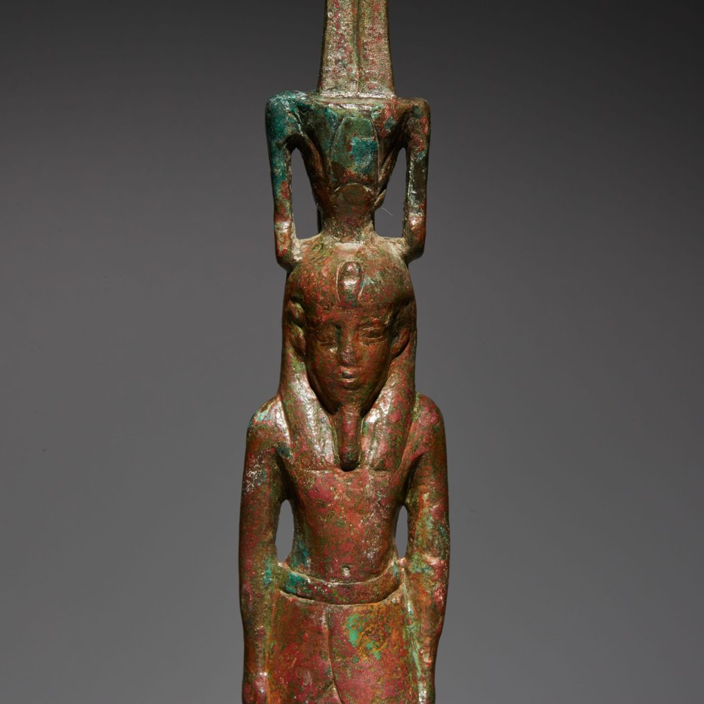 Oud-Egyptisch Brons Figuur van de god Nefertum. Late periode 664 - 332 v.Chr. 20cm hoogte. #1.1
