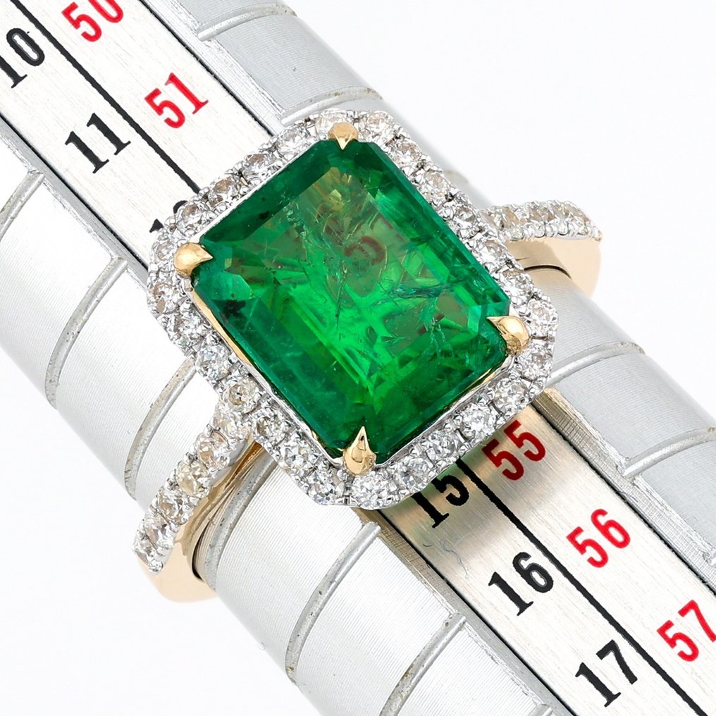 [LOTUS Certified] - (Emerald) 3.68 Cts - (Diamonds) 0.47 Cts (38) Pcs - Ring - 14 kt Gelbgold, Weißgold  #2.1