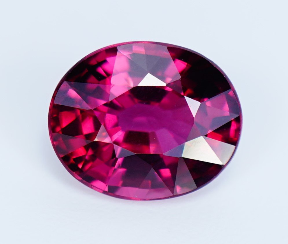 Calidad de color fina: rodolita rosa violáceo vivo/profundo. Granate - 2.05 ct #1.1