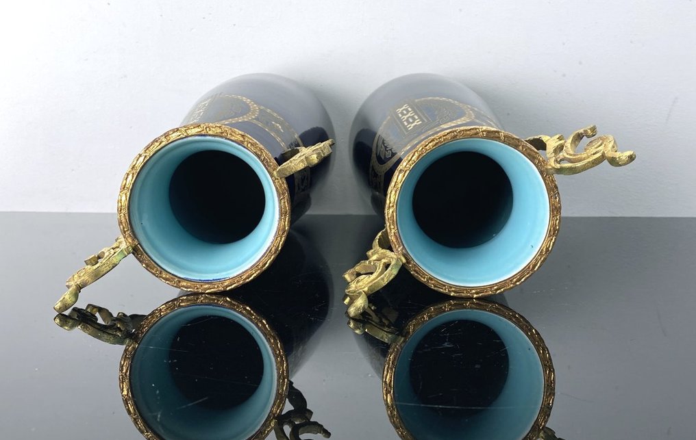 Sarreguemines - Paire de Vases Art Nouveau en Bleu Royal avec Montures en Bronze Doré H :33cm - Vase (2)  - Keramikk #3.2
