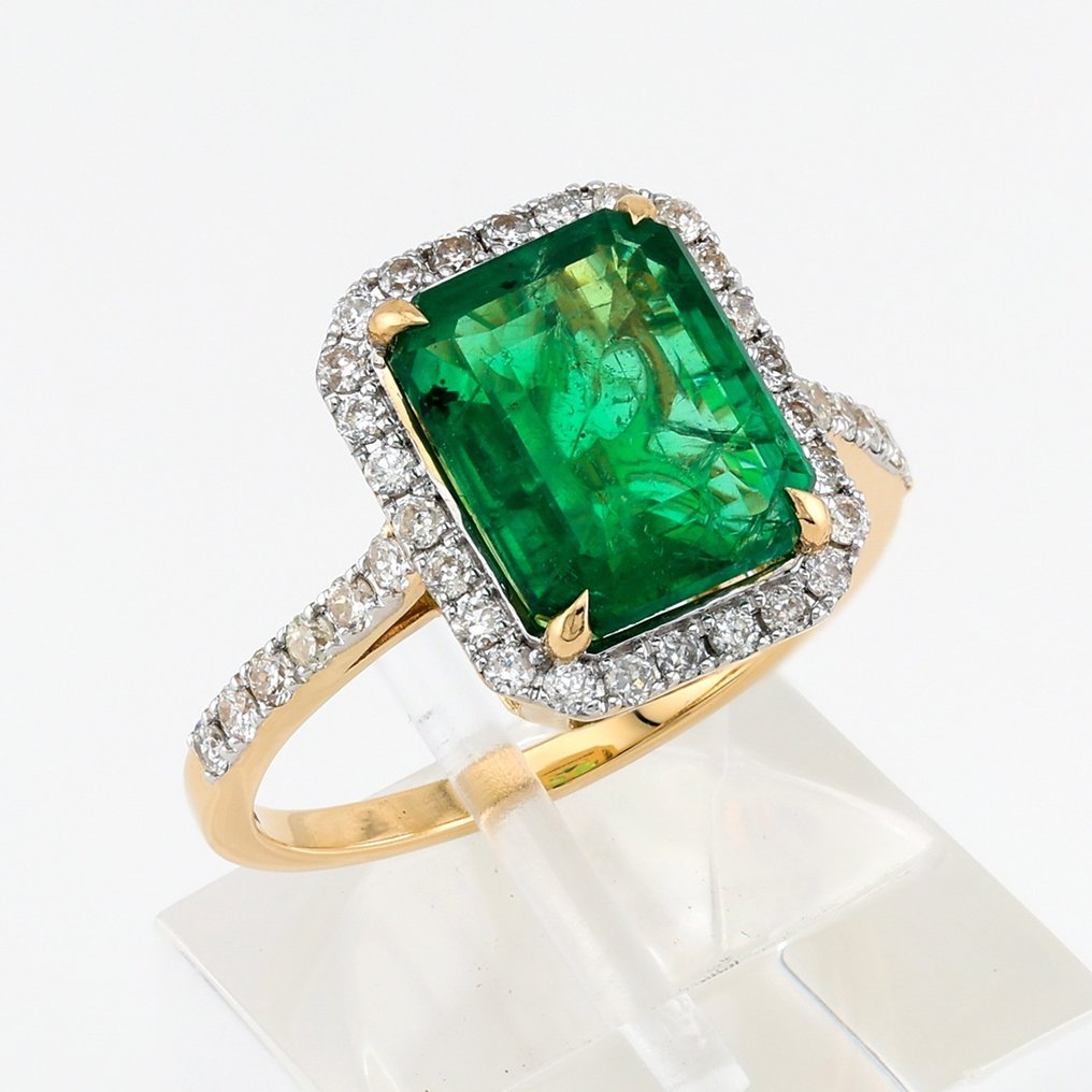 [LOTUS Certified] - (Emerald) 3.68 Cts - (Diamonds) 0.47 Cts (38) Pcs - Ring - 14 kt Gelbgold, Weißgold  #1.1