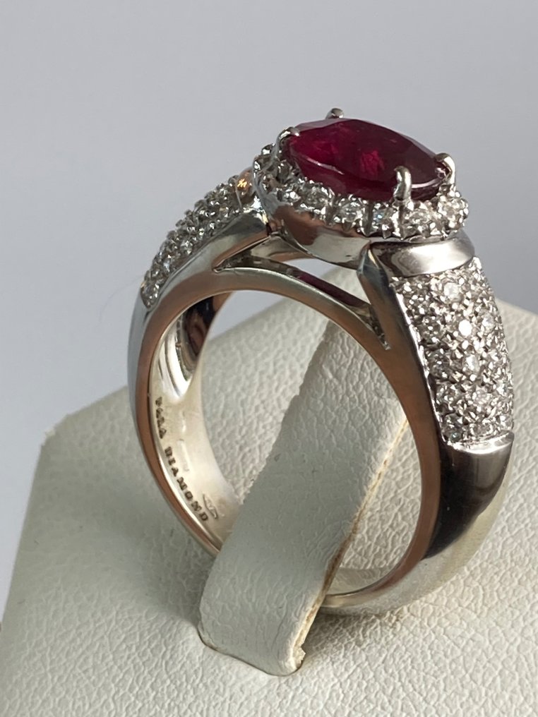 Pala Diamond - Ring Hvidguld -  1.70 tw. Rubin - Diamant #2.1