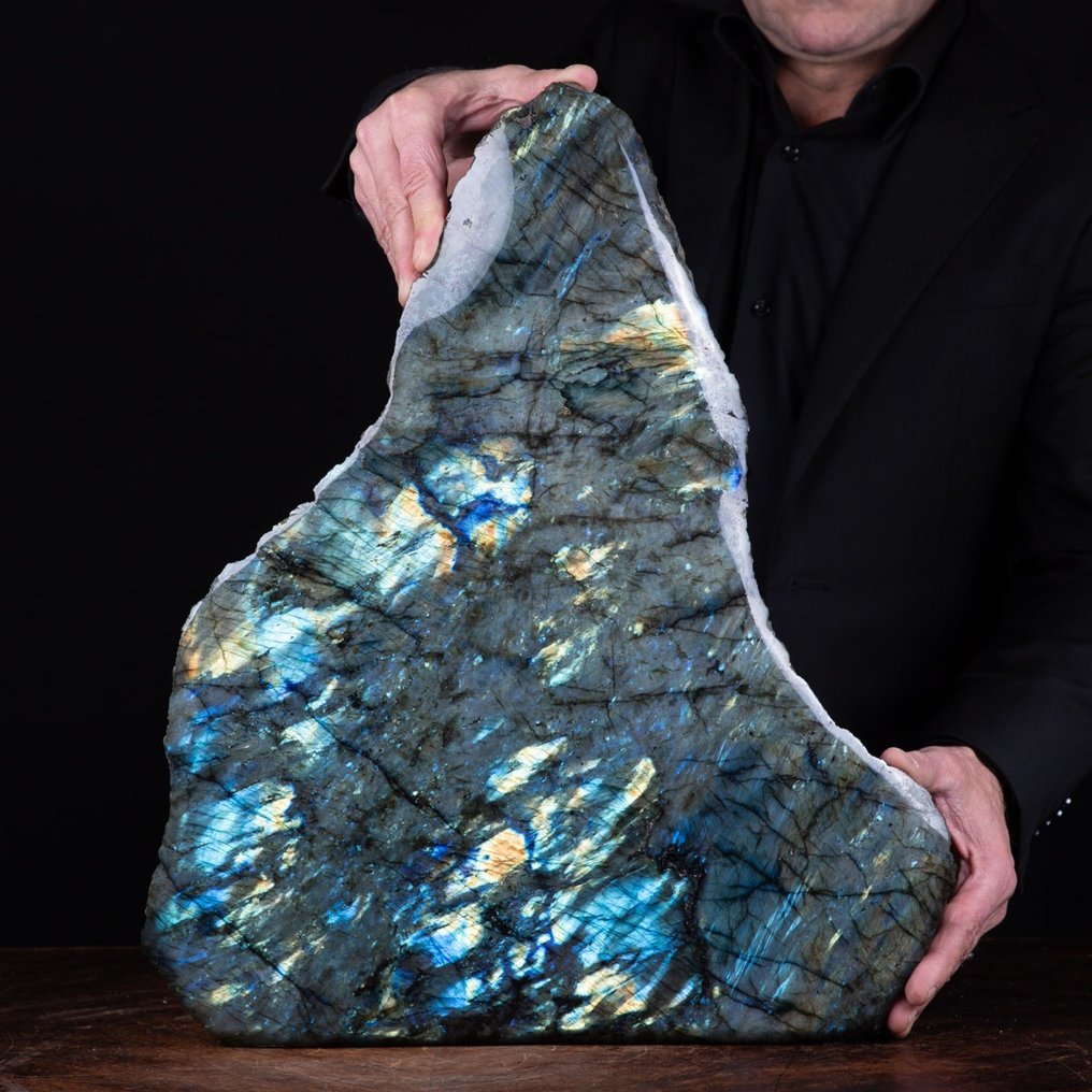 Golden Flash Top Quality Labradorite Free Form Gold Blue Light Height 49 cm Width 42 cm 33 kg auction online Catawiki