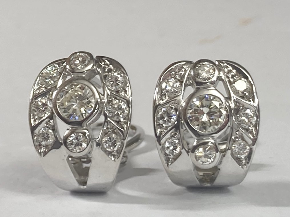 Earrings - 18 kt. White gold -  1.70ct. tw. Diamond  (Natural) - Diamond #2.2