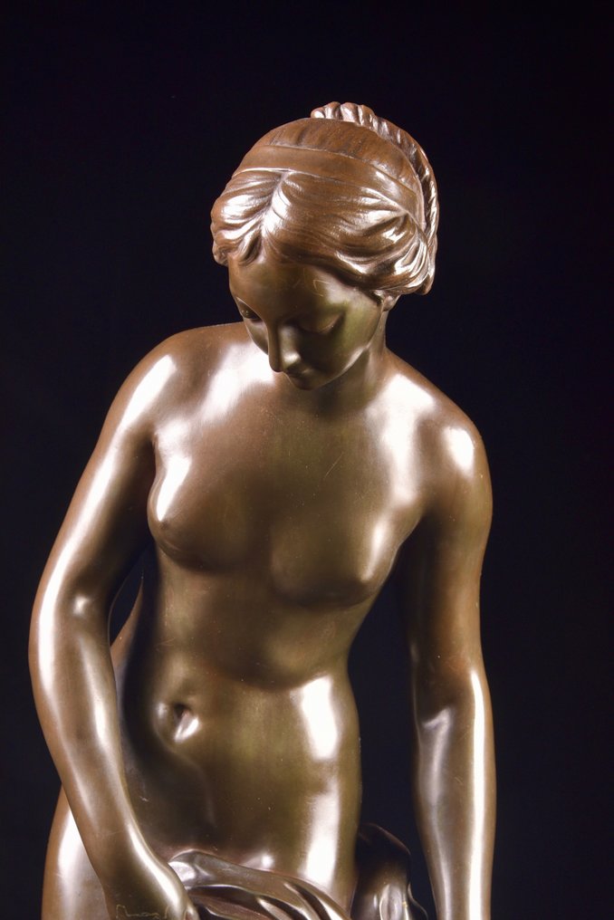 Ferdinand Barbedienne - Naar voorbeeld van Etienne Falconet (1716-1791) - Γλυπτό, 'La Baigneuse', een grote bronzen figuur van een badende dame - 82 cm - Πατιναρισμένος μπρούτζος #2.1