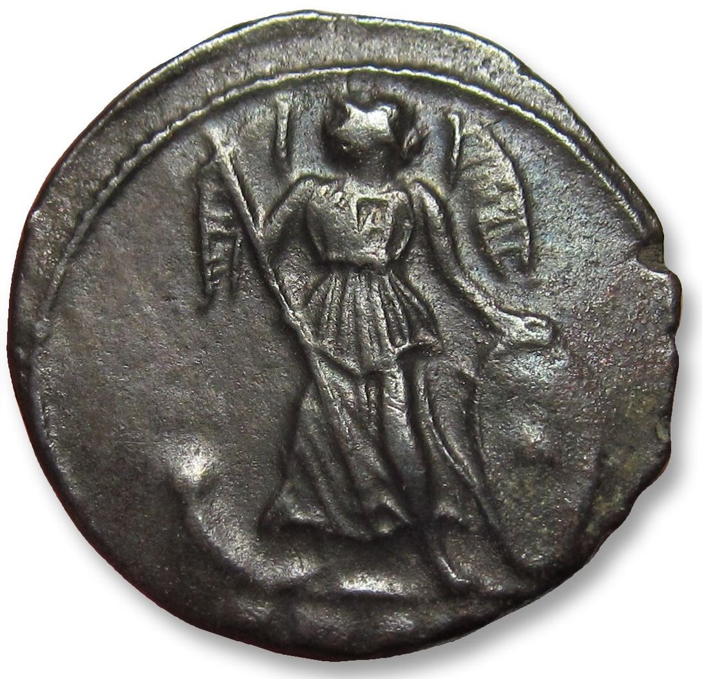 Empire romain. Constantin Ier (306-337 apr. J.-C.). Follis Treveri (Trier) mint circa 330-333 A.D. - mintmark TRP or TRS - #1.2