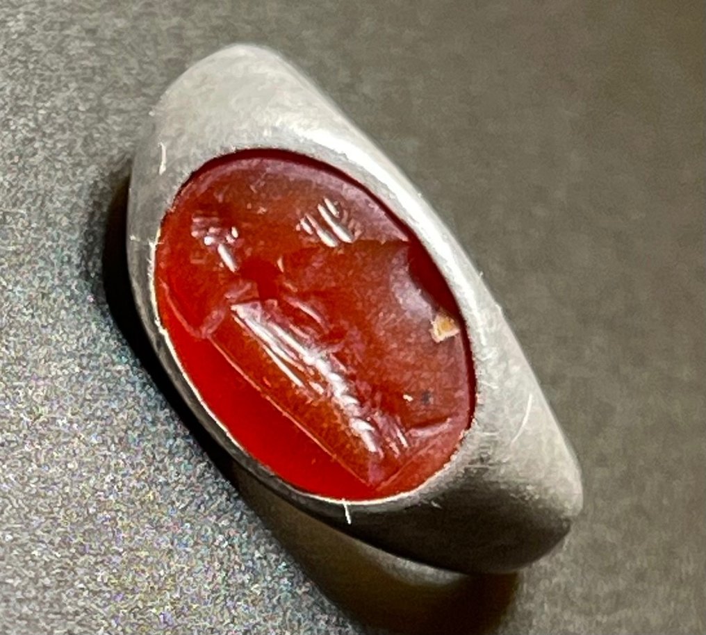 Ancient Roman Silver Classical Ring with a beautifully 'bloody' red coloured Carnelian intaglio with an image of Goddess #1.2