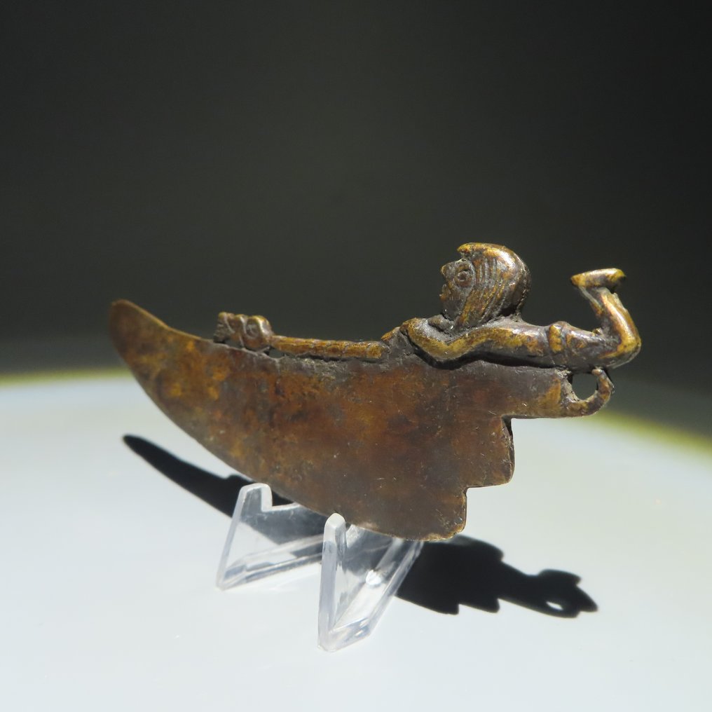 Chimú Koppar Kniv med figur. 1000-1047 e.Kr. 10,8 cm Längd. Spansk importlicens. #1.2