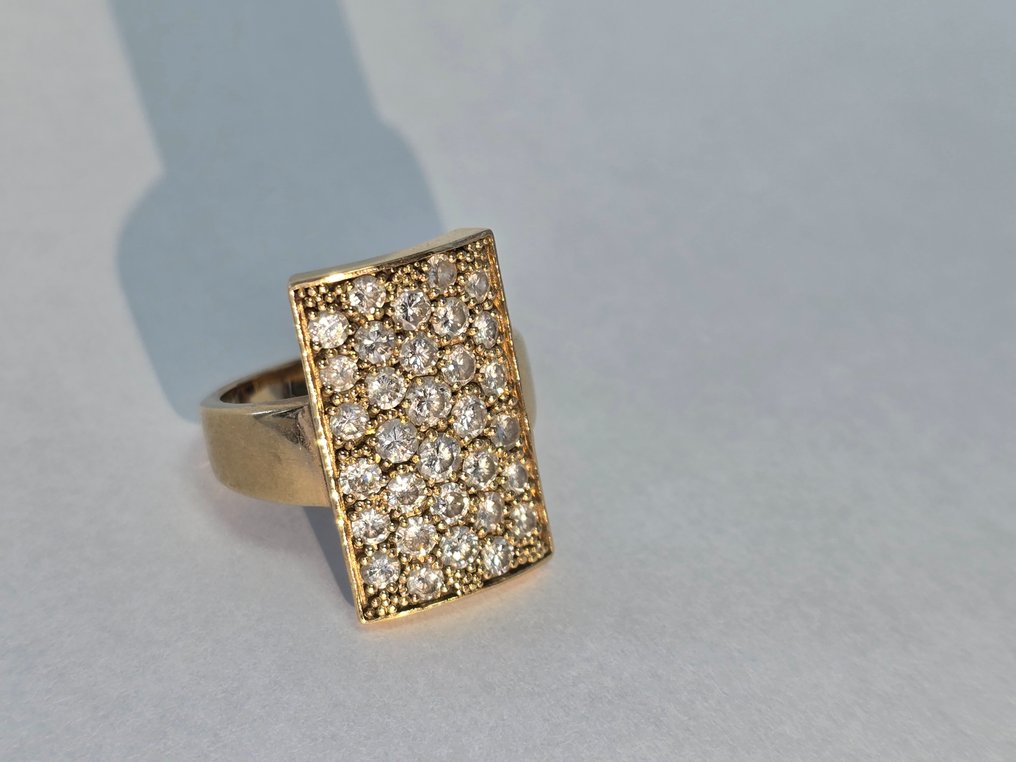 Ring - 18 karat Gull -  1.60ct. tw. Diamant  (Naturlig) - Diamant #3.1