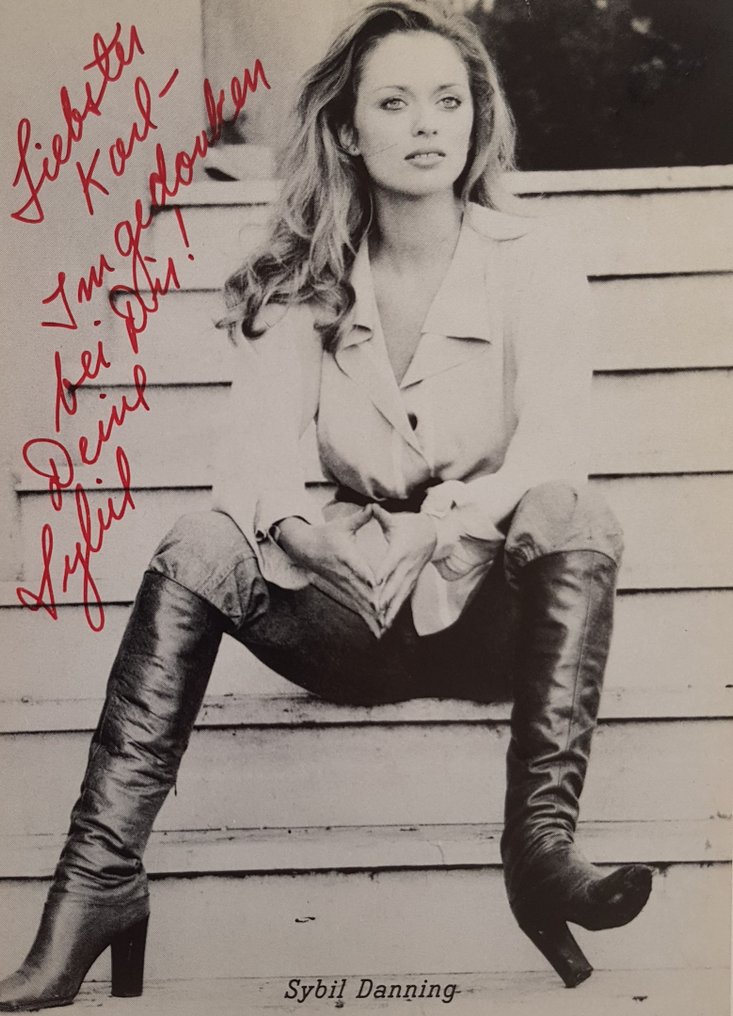 signed; Sybil Danning - US-Playboy 08-1983, Trading Card US Playboy & signed photocard - 1983-1983 #1.2