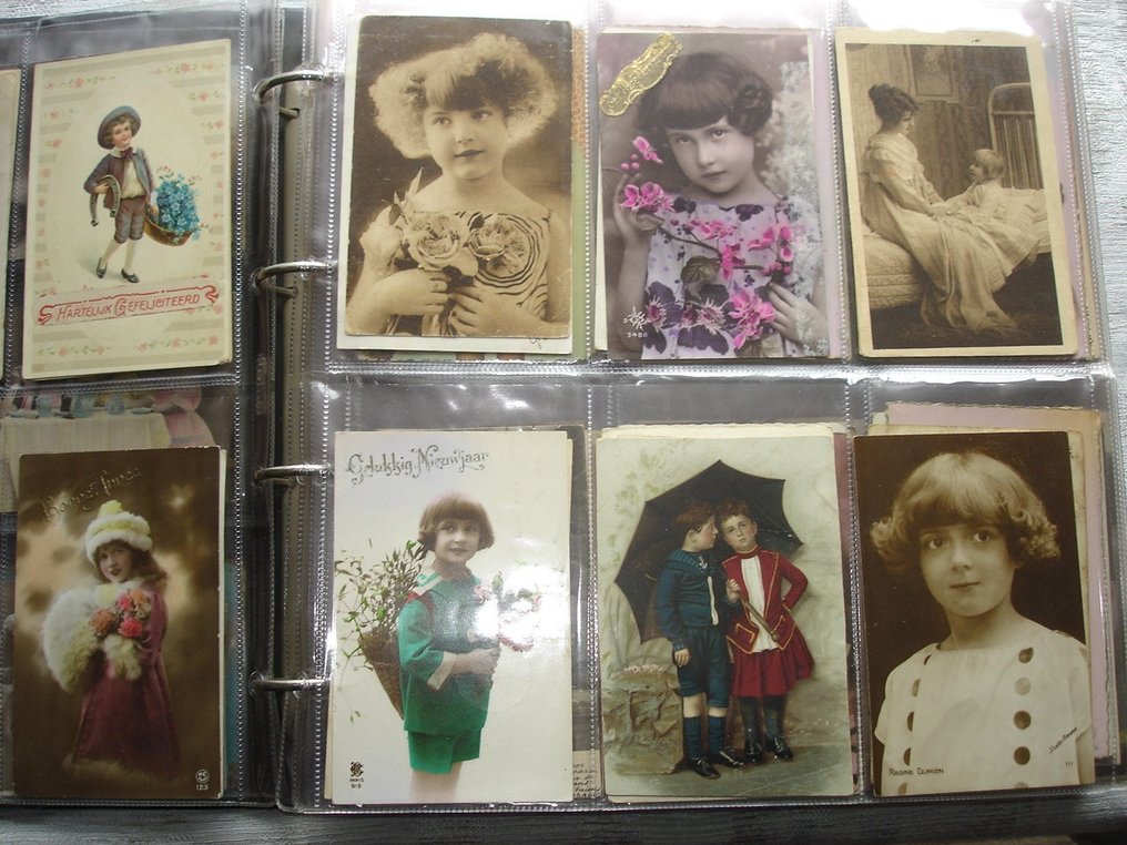 Fantastyczne romantyczne kobiety, dzieci i pary w zbliżonym albumie zawierającym około 500 pocztówek - Pocztówka (500) - 1920-1960 #2.2