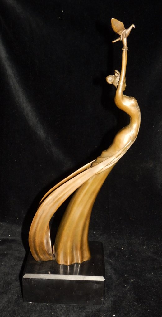 AfterAntoinette - Rzeźba, Fraai Art Deco Bronzen beeld Vrouw met vredesduif - 39 cm - Brązowy, Marmur - 2010 #1.1