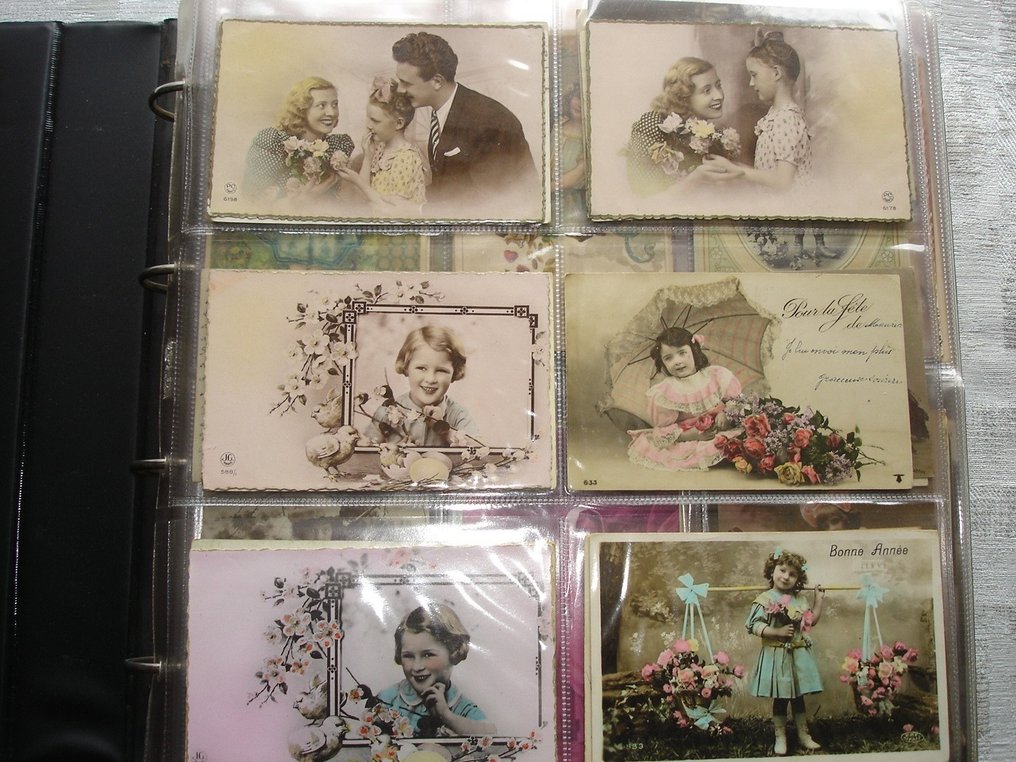 Fantastyczne romantyczne kobiety, dzieci i pary w zbliżonym albumie zawierającym około 500 pocztówek - Pocztówka (500) - 1920-1960 #1.1